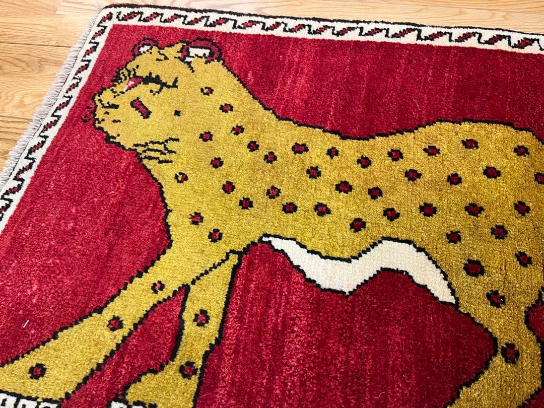 トライバルラグ　アマレバフト　87×63　茜色　ヒョウ