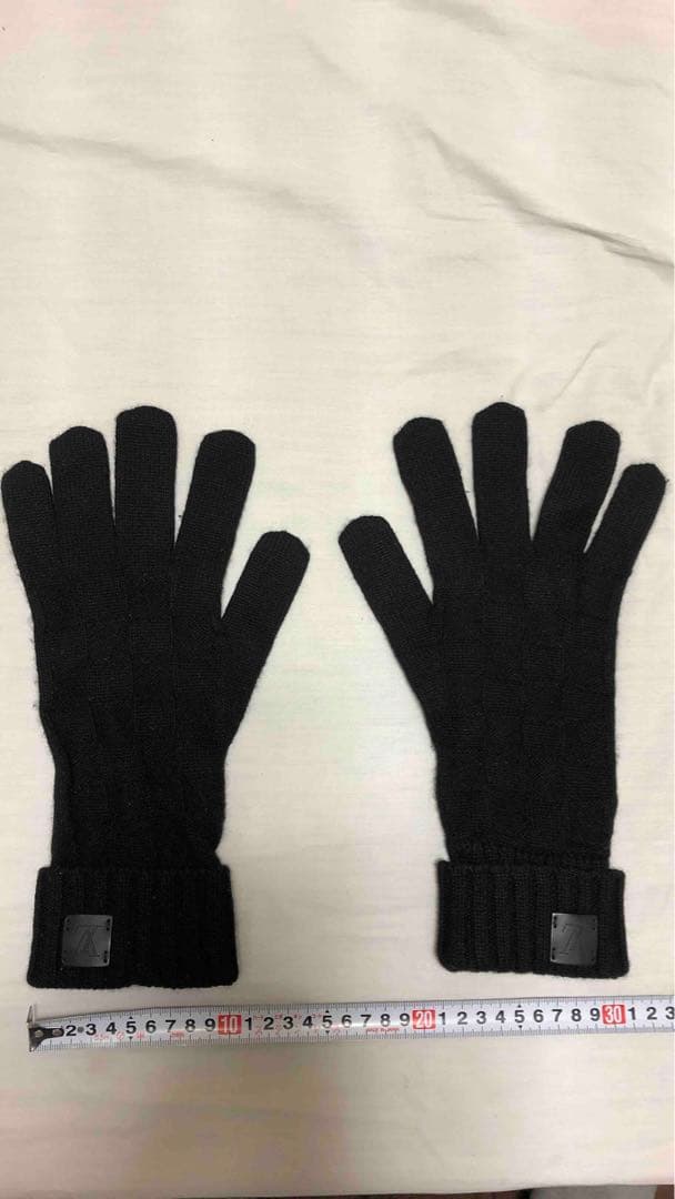 手袋　ルイヴィトン　黒　ダミエ　カシミヤ LOUIS VUITTON（ルイ・ヴィトン） ルイ ヴィトン モノグラムシャドウ