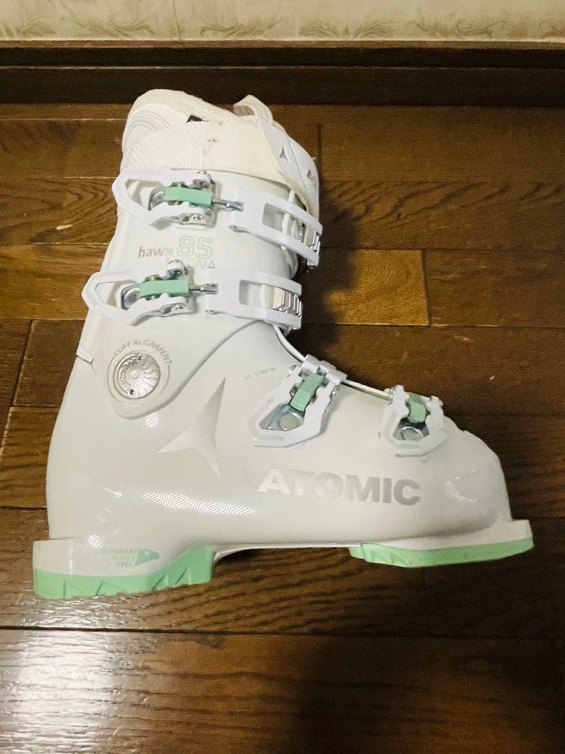 アトミック　女性用ブーツ　白　24−24.5cm