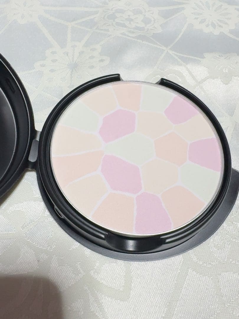 エレガンス ラプードル オートニュアンス リクスィーズ VI 27g ラ プードル オートニュアンス リクスィーズ｜フェイスパウダー｜商品