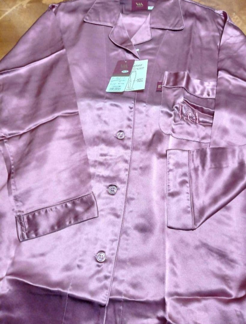 ◎新品未使用タグ付き補強テープ付きシルクパジャマV＆A小杉絹✨silk