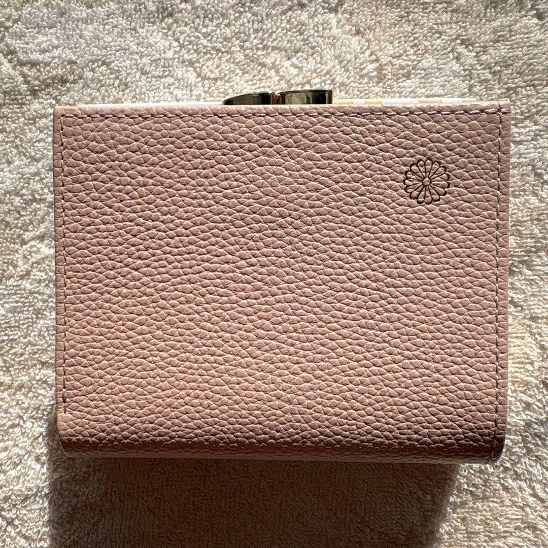 新品未使用】皇居財布 二つ折り がま口 ピンクベージュ - メルカリ