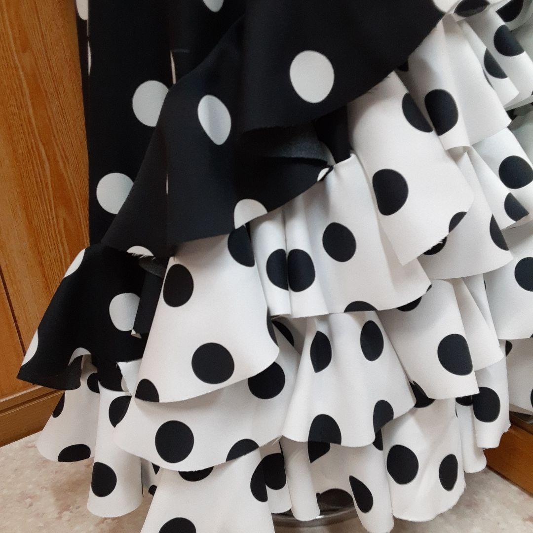 フラメンコ衣装ファルダとピキージョ 黒地白水玉/白地黒水玉切り替え