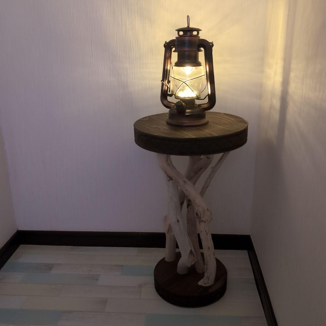 木と流木。アジアンテイスト円型ローサイドテーブル 木と流木。アジアンテイスト円型ローサイドテーブル 木と流木