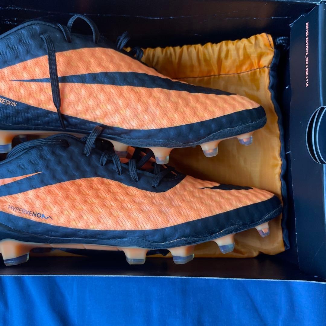 ハイパーヴェノム ファントム RGN SE FG 28.0cm