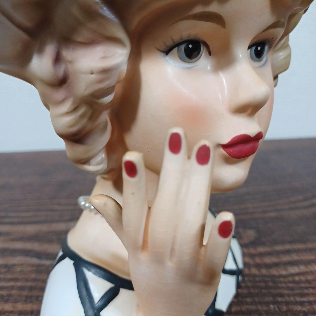 ビンテージ レディヘッドベース 白い帽子を被った女性の陶