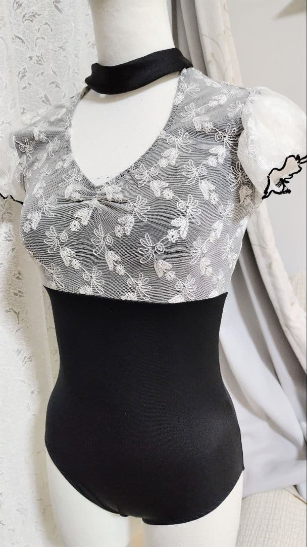 花の妖精さん風レースと後ろのリボンがエレガントな娘役レオタード黒Ｓ～Ｍサイズ