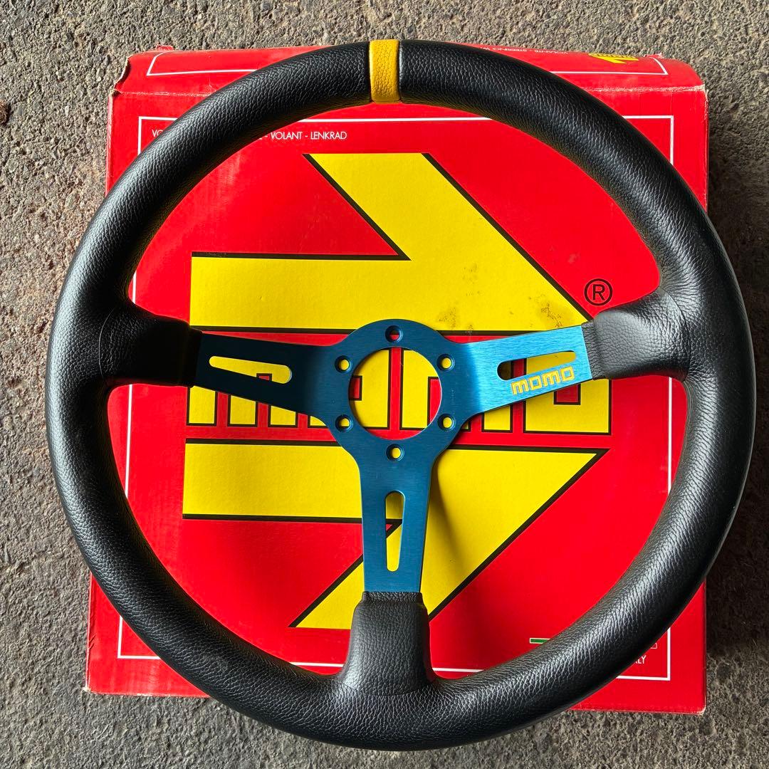 momo ステアリングホイール 未使用品 MOMO ステアリングホイール 未使用 箱あり MOMO ステアリングホイール