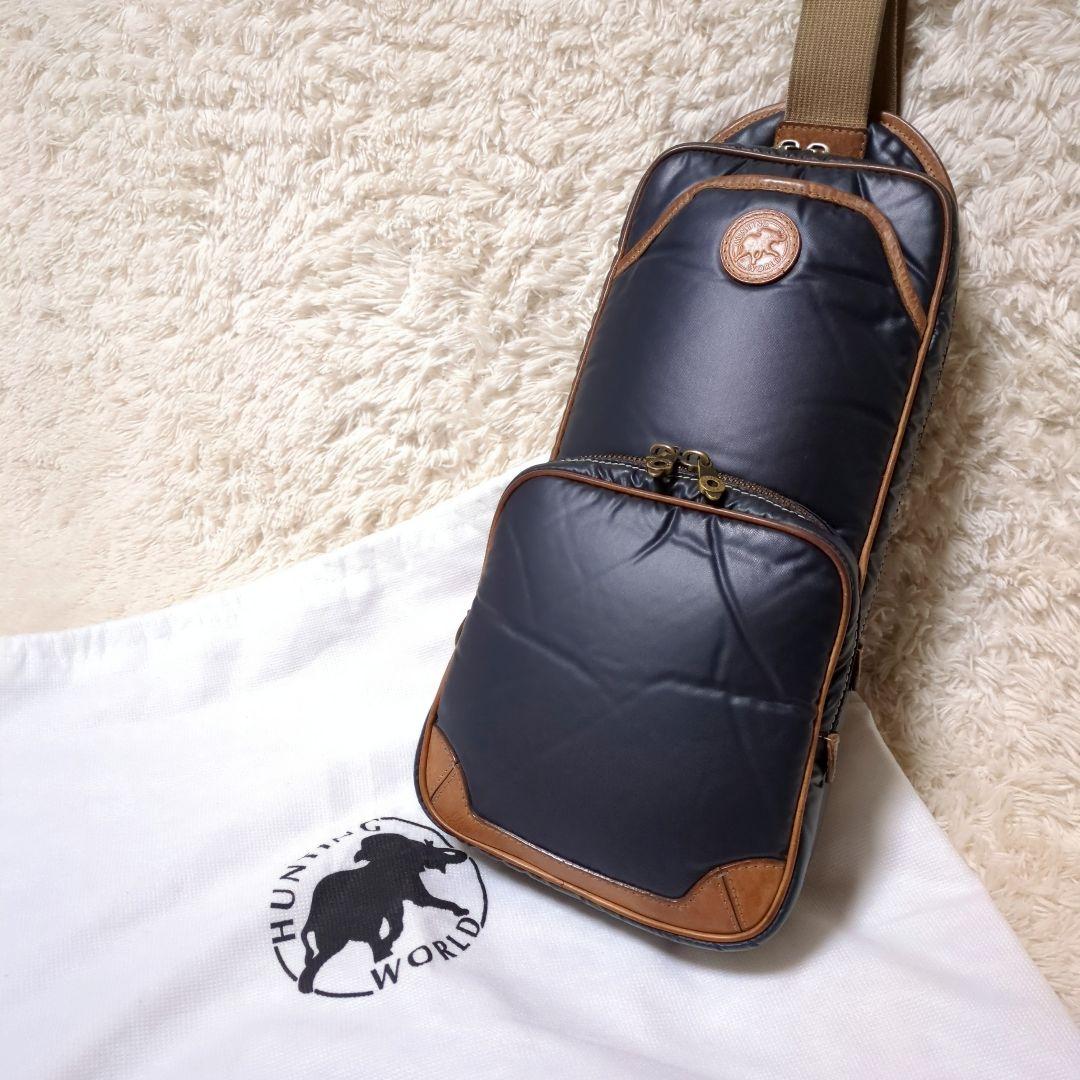美品 ハンティングワールド リュック バチューサーパス ネイビー