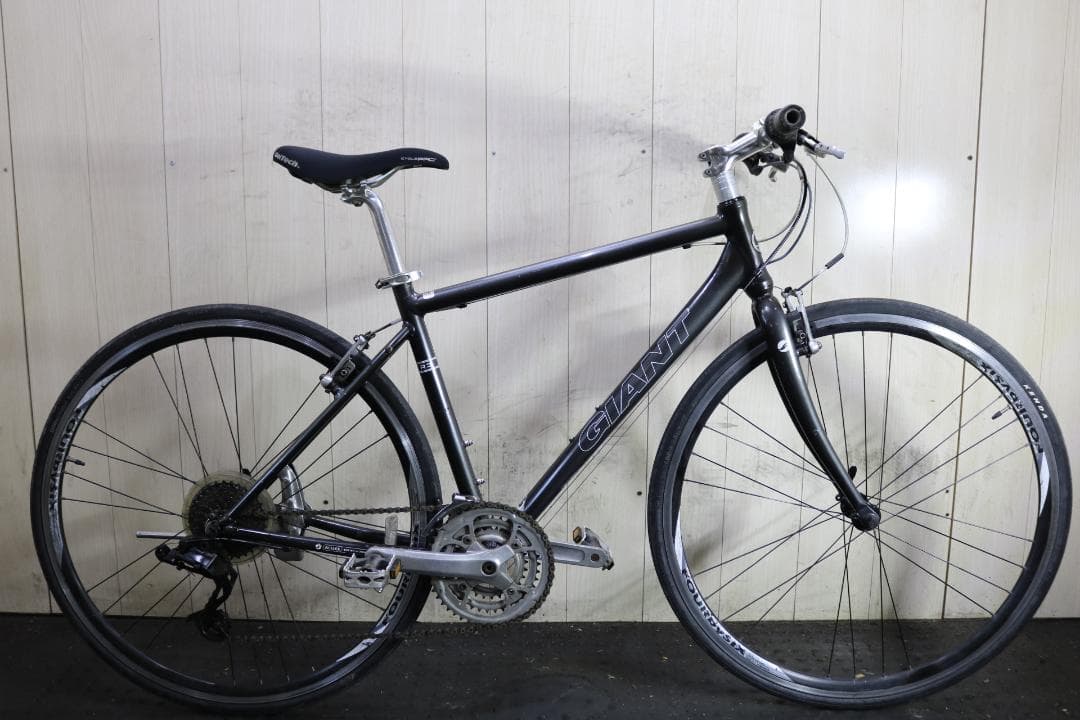 GIANT ESCAPE R3 700Cアルミ24速 465mm GREYクロス クロスバイク】ESCAPE R3 SE -GIANT JAPAN35周年記念モデル