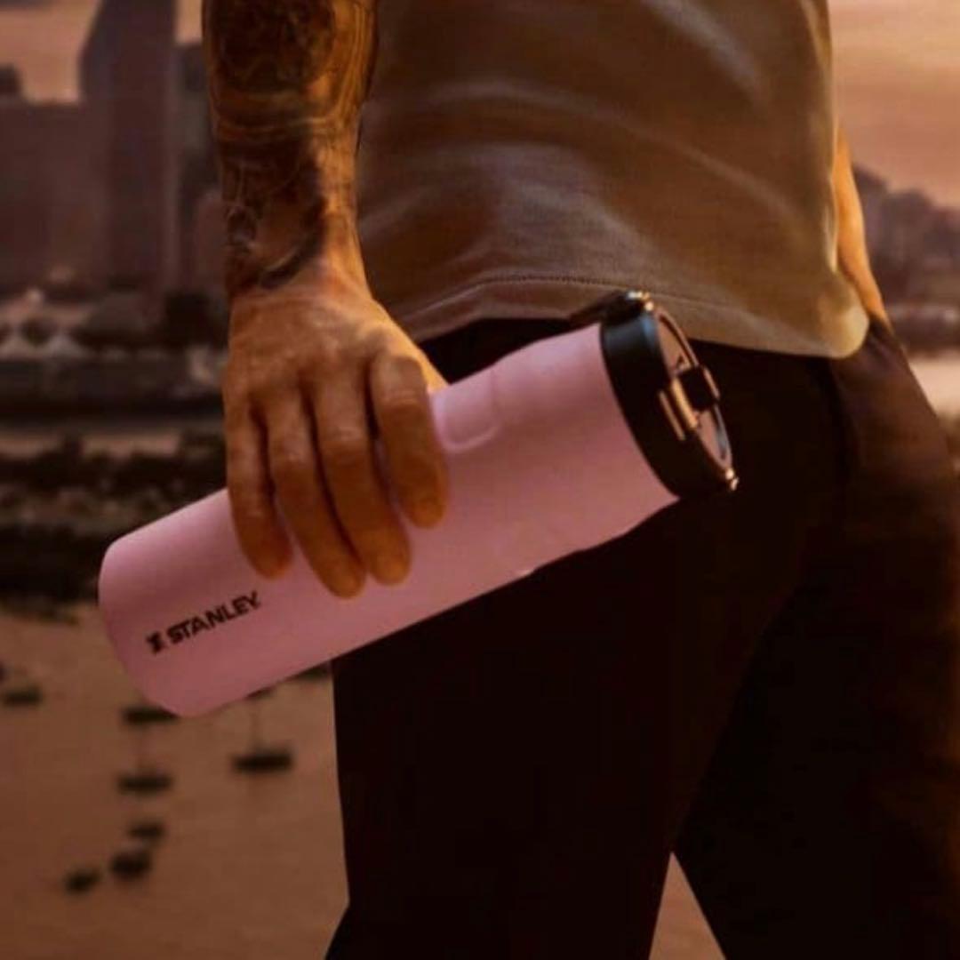 スタンレー×メッシ アイスフローフリップストローボトル ”G.O.A.T.”限定