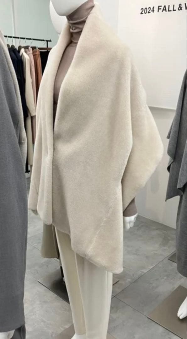 SOÉJU ソージュ ウールボアケープ アイボリー 大草直子｜soeju ウール