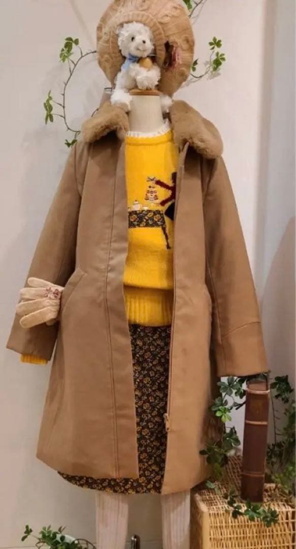 美品 ファミリア キャメルウールコート ファー襟 ワールド キャメル ファー襟 ロングコート