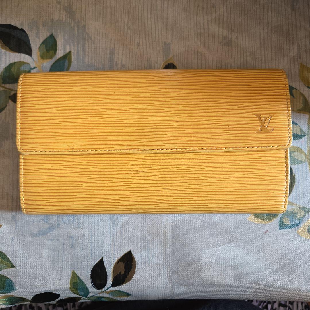 Louis Vuitton エピレザー 長財布 イエロー ルイヴィトン 長財布 レディース エピ ジッピー・ウォレット イエロー