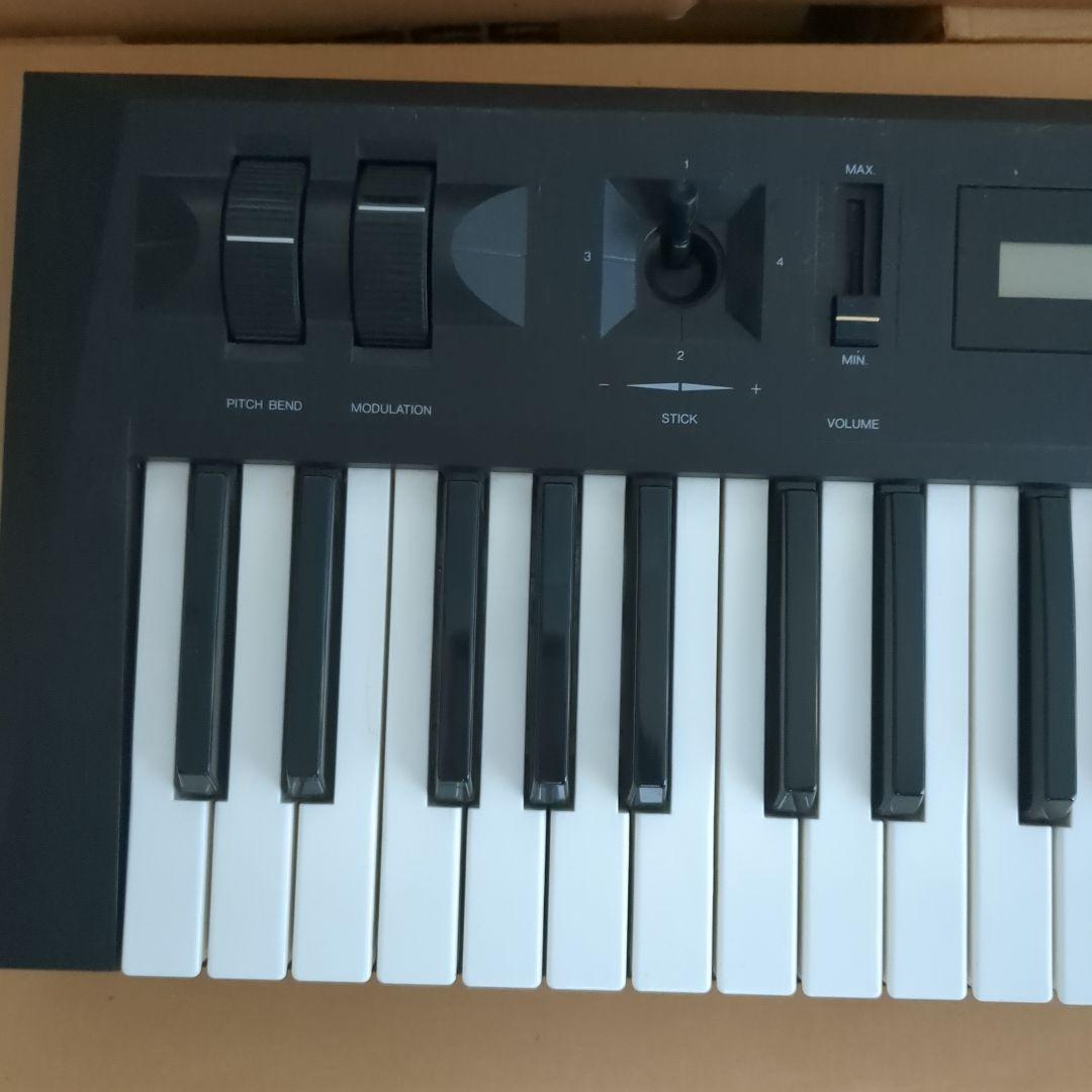 KAWAI シンセサイザー、シーケンサー、ドラムマシン、スピーカー×2 セット