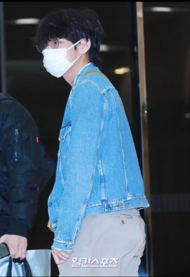 Acne studious】BTSテテ着用 ノーカラーデニムジャケット - メルカリ