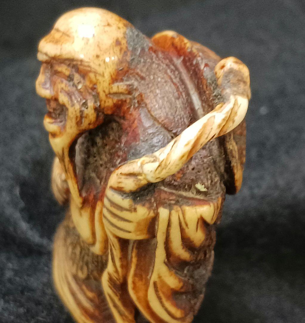 専用X214-2 江戸時代根付 細密彫刻 人物根付 鹿角材彫刻 ね