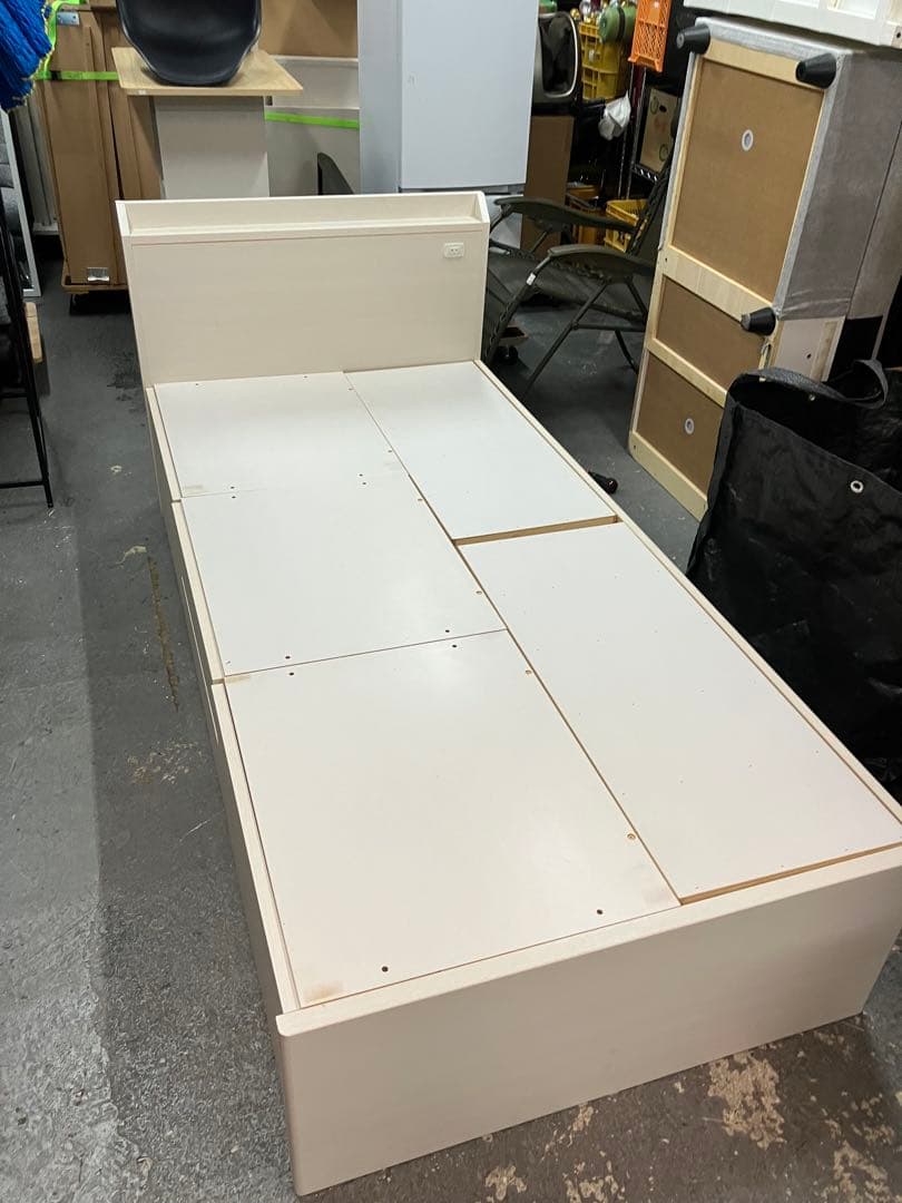 【大阪　直接引き取りのみ】②ニトリ　シングルベッドフレーム 引き出し付き ニトリ（NITORI） ベッド 引き出し収納付き シングルベッドフレーム(KC