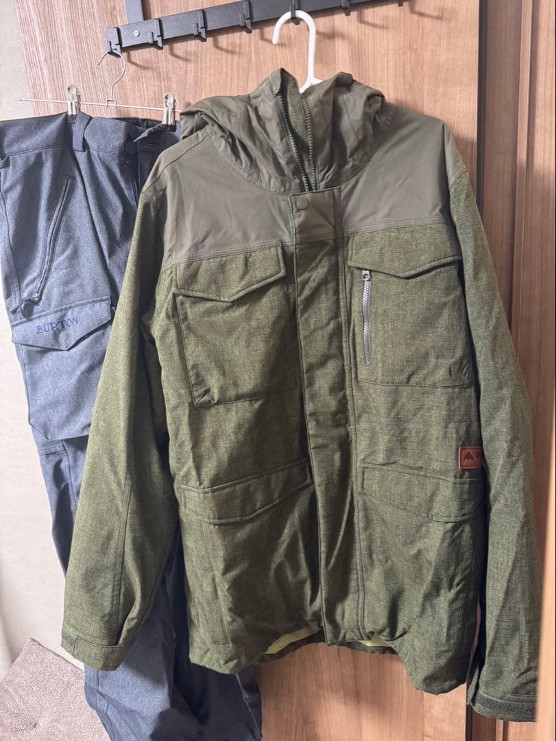 【美品】Burton スノーボードウェア　上下セット（O'NEILLベルト付き） Burton スキースノーボードウエアfullセット BURTONスキー スノボ
