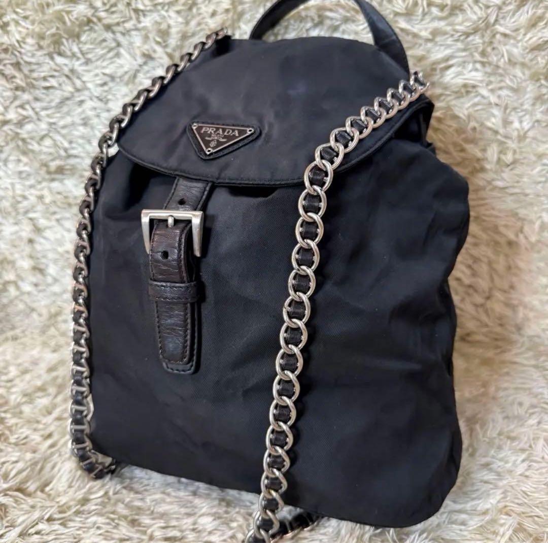 orionza　プラダ リュック ゴールドチェーン 三角ロゴプレート ✨超人気✨プラダ リュック ゴールドチェーン 三角ロゴプレート