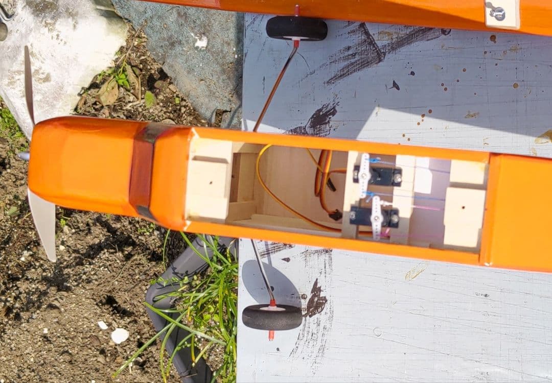 電動ラジコン飛行機 希少❗️】JN-4 バイプレーン セミスケール 電動