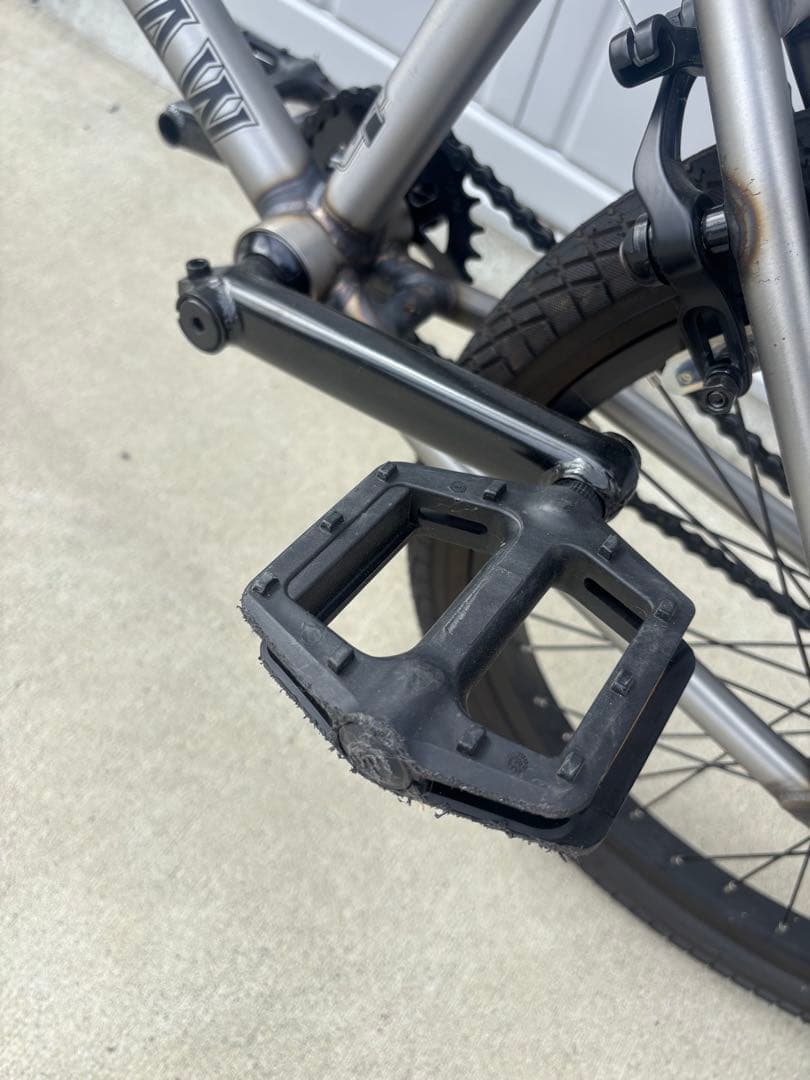 hikari様専用※引き取り限定！BMX ダーカスワンRAW - メルカリ