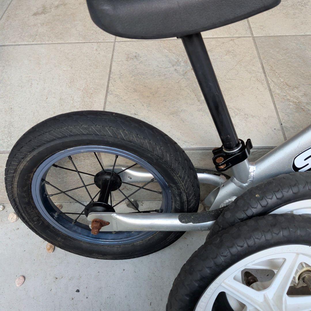 ストライダー プロ 軽量 シルバー カスタム タイヤ 予備タイヤ付き