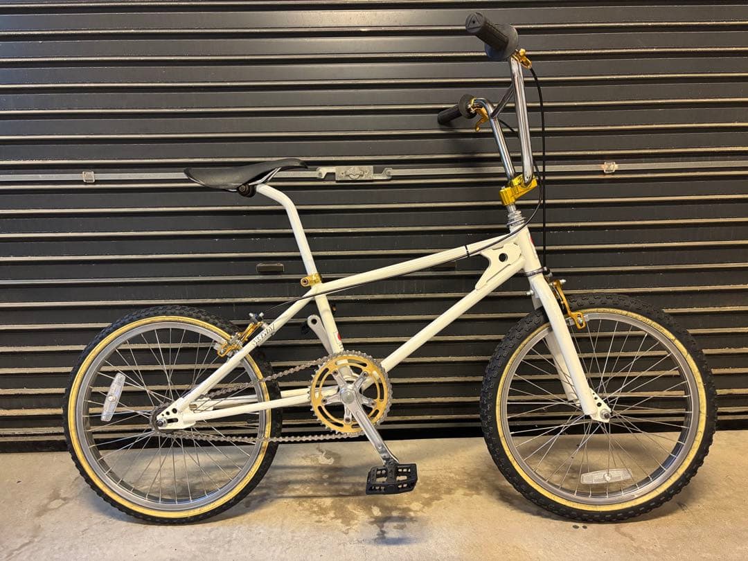 送料込 KUWAHARA KZ-01 白 old bmx 20インチ 送料込 KUWAHARA KZ-01 白 old bmx 20インチ-在庫限定