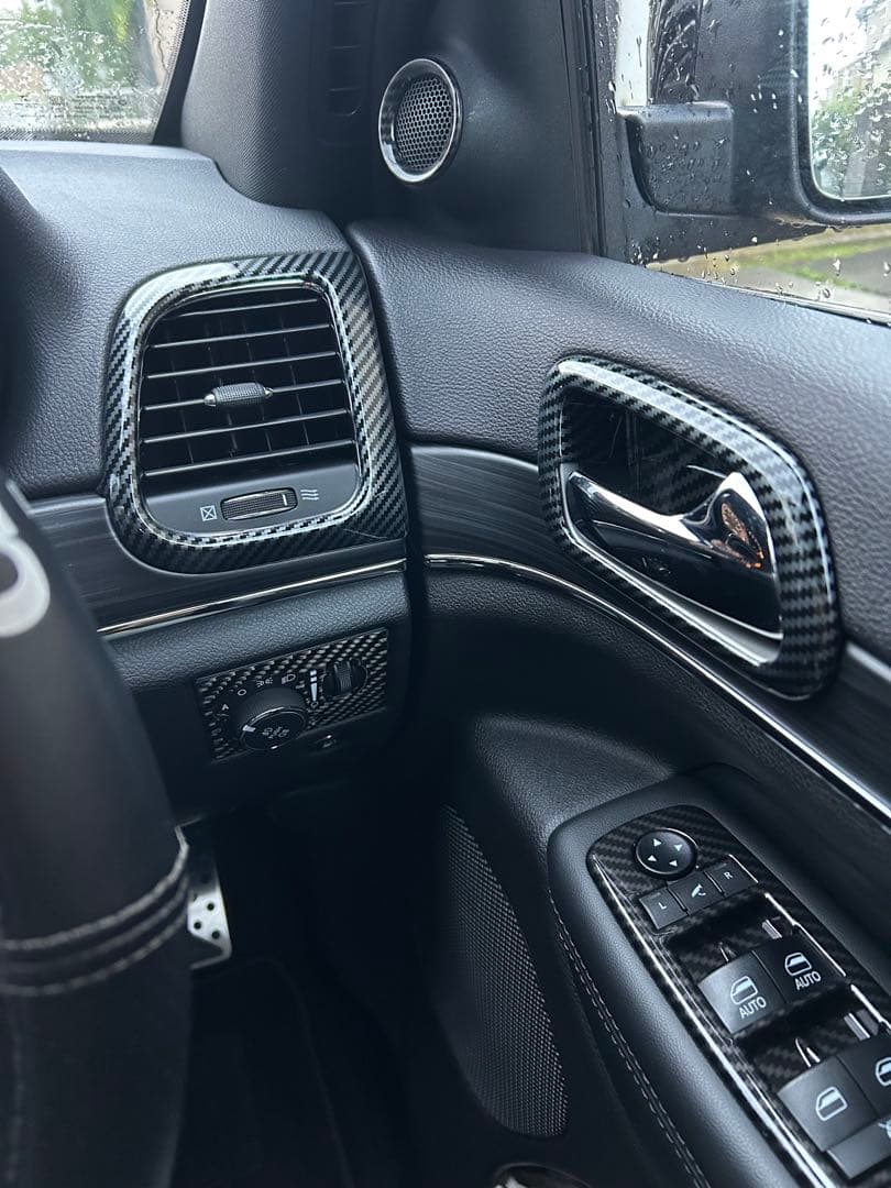 Jeep グランドチェロキー カーボン調インテリア