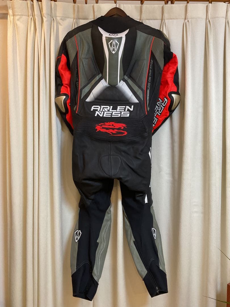 未使用】ARLENNESSアレンネスレーシングスーツ56サイズ Bk.Re. - メルカリ