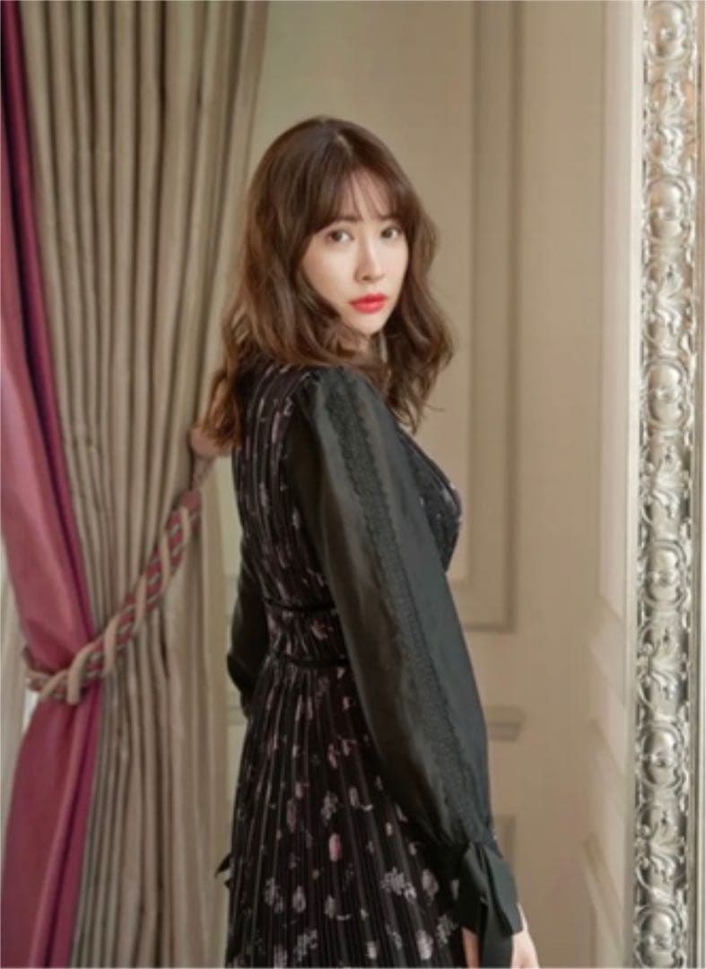 Pleated Floral-Print Satin Dress hlt