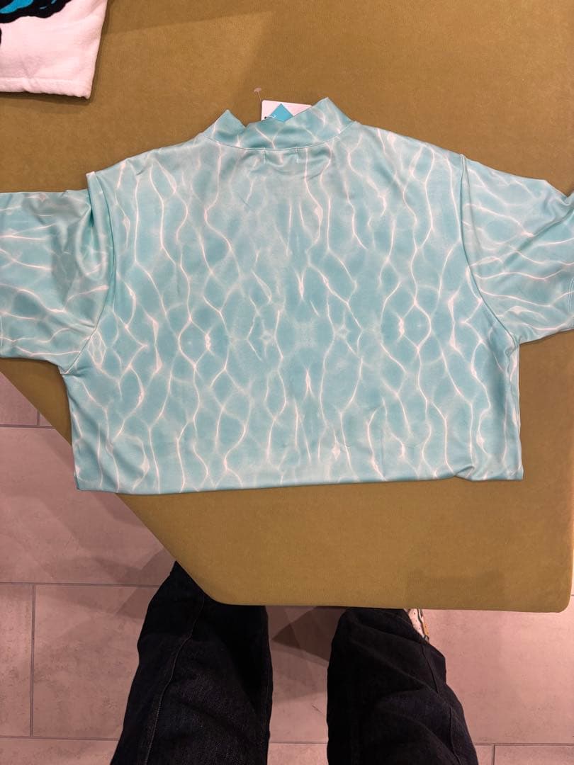 Gorurun 水面模様 Lサイズ モックネック