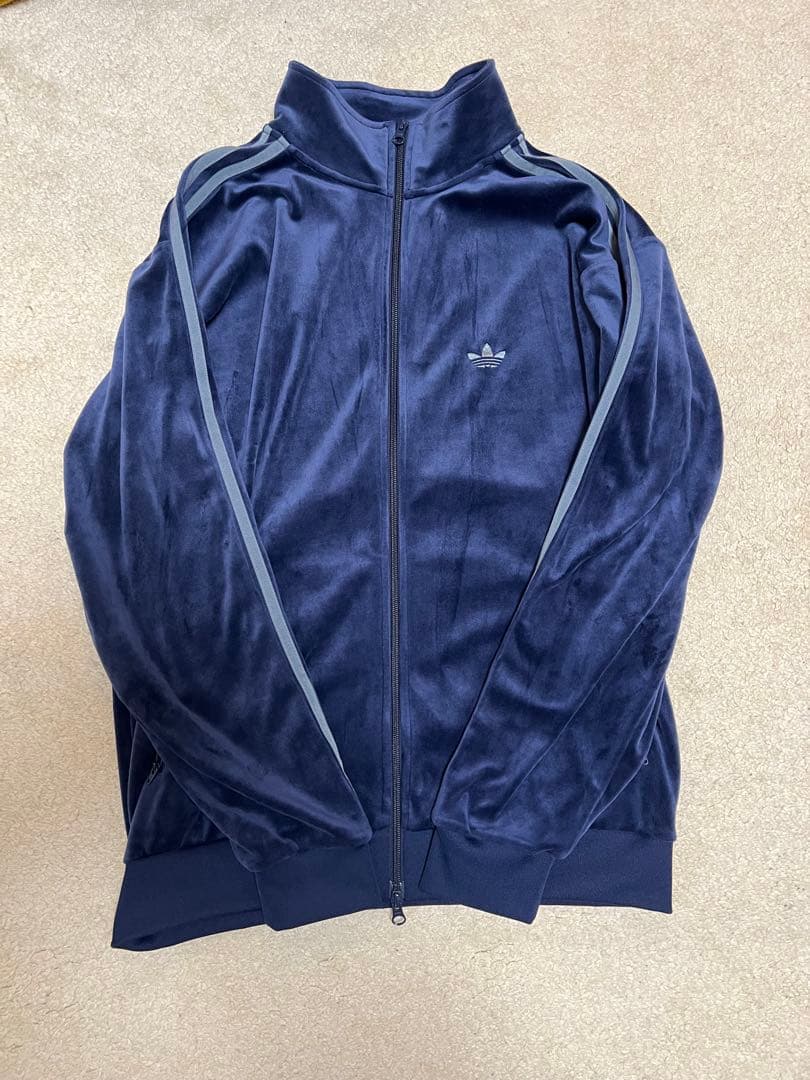 adidas ベロア トラックジャケット トラックパンツ セット ブルー アディダス ベロア トラックパンツ - ブルー | アディダス ジャパン