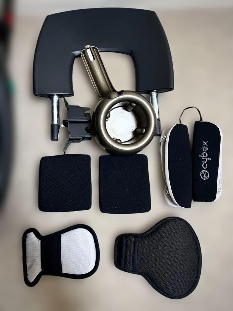 美品 正規品 cybex ECE R-44/04 チャイルドシートISOFIX