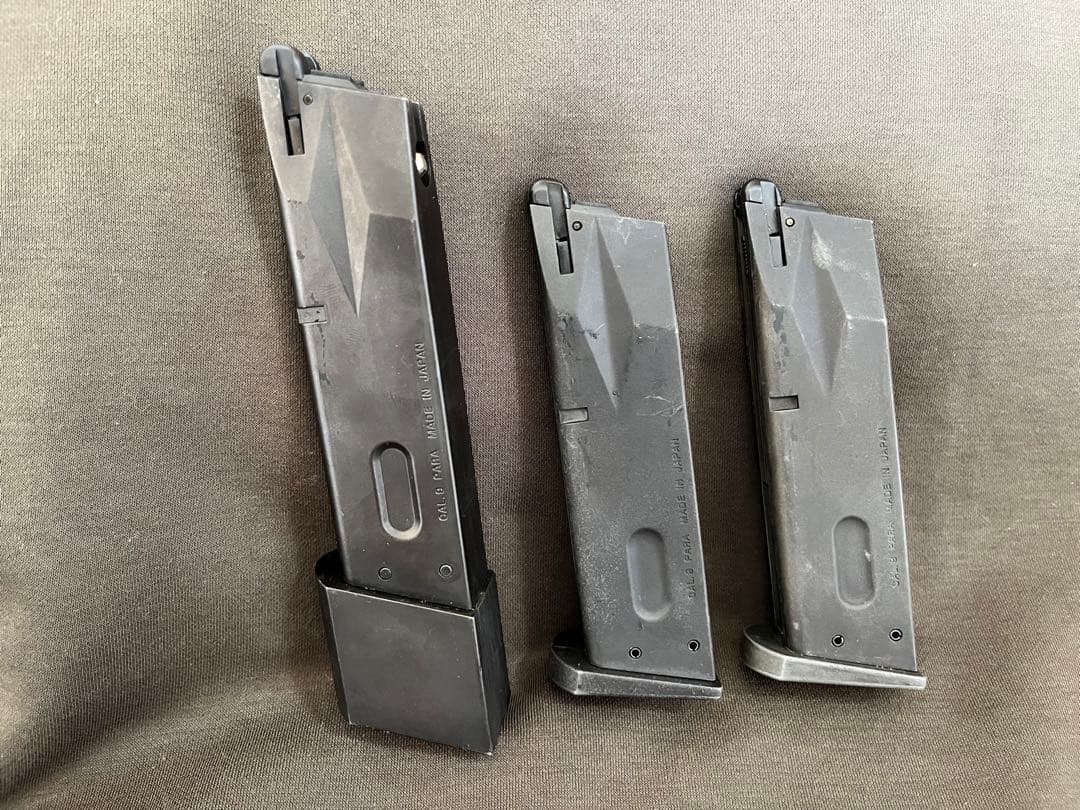 ⭐︎マルイM9A1ロングマガジン&予備マガ2&ホルスターも付いてます(*´