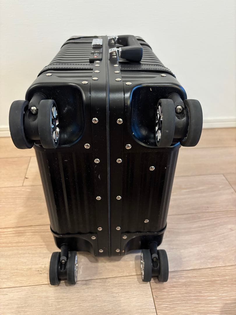 美品】LANZZO82404 スーツケースViking 33L ブラック - メルカリ