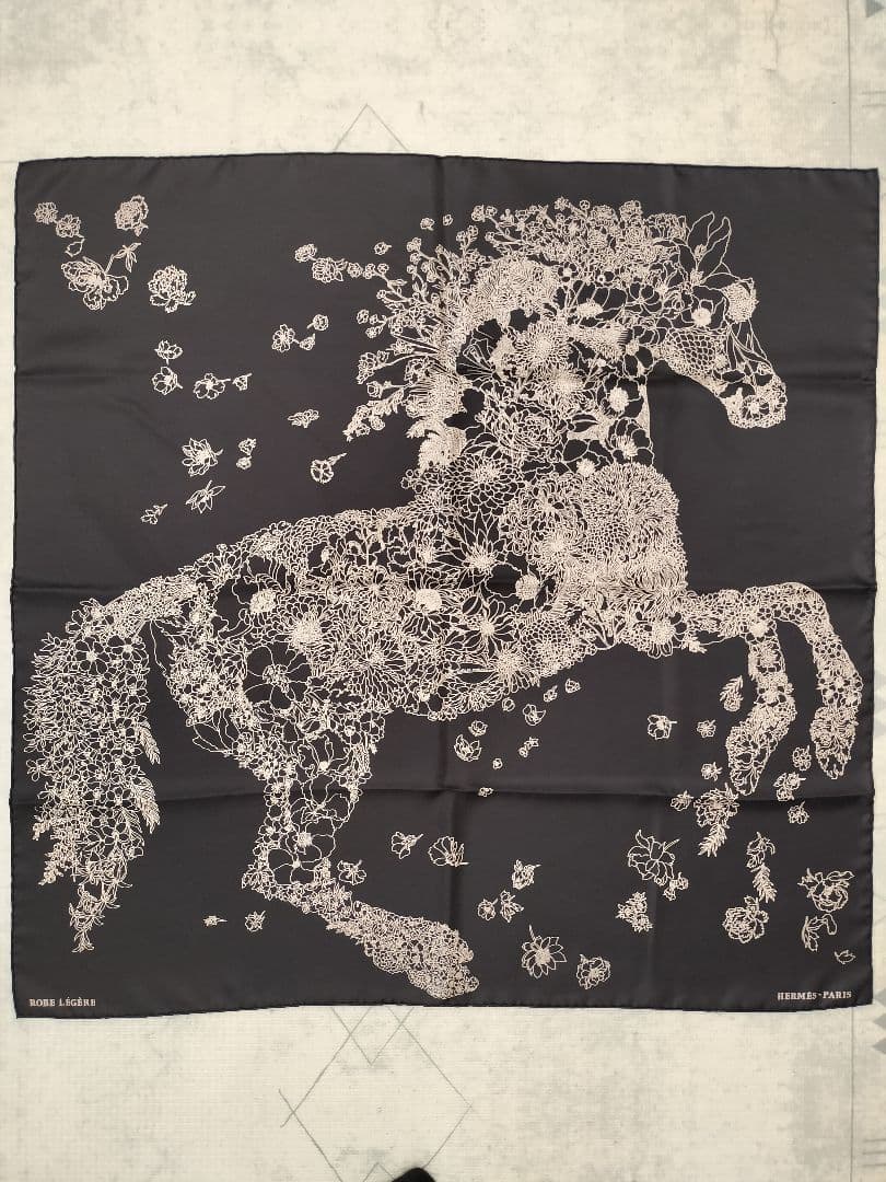 HERMES エルメス カレ90 ローブレジェール HERMES】エルメス『カレ90 ROBE LEGERE ローブ・レジェール