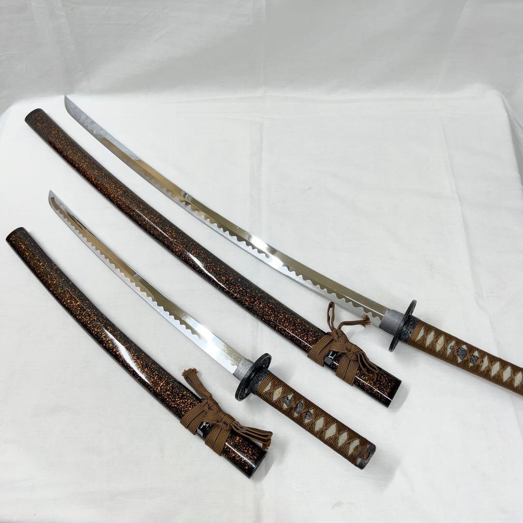 模造刀 二本差し 太刀 脇差 龍鍔 透かし 梨地塗 鞘 互の目