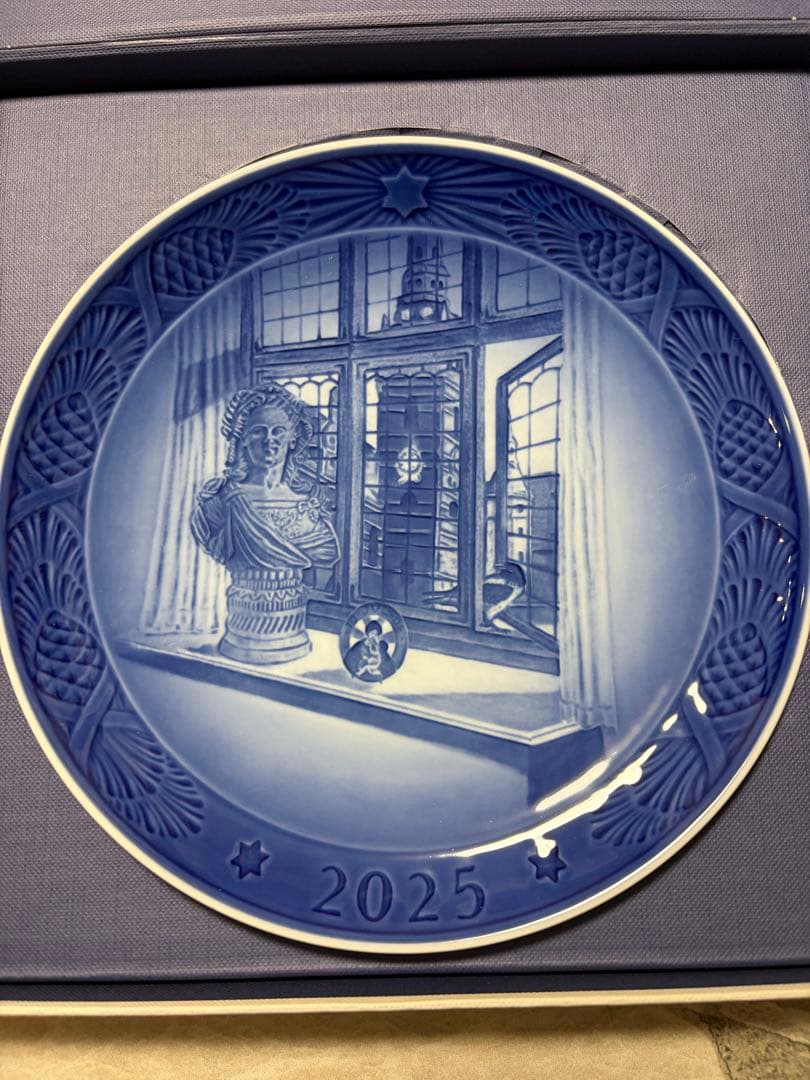 ロイヤルコペンハーゲン 2025年イヤープレート おまけL型皿立て付き