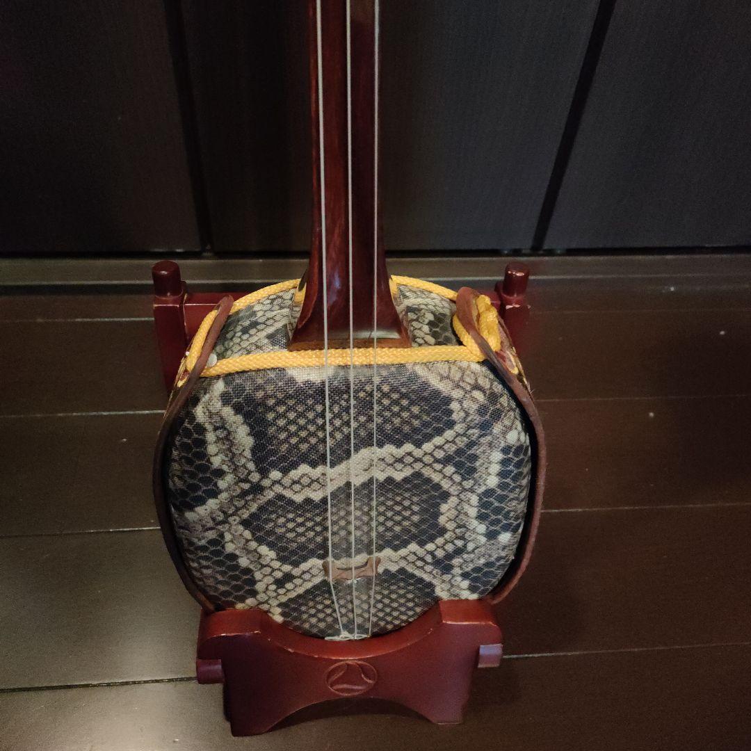 ☆三線本体、三線たて·チューナー·さんば·水牛ツメ☓2 おまけ…三線ケース