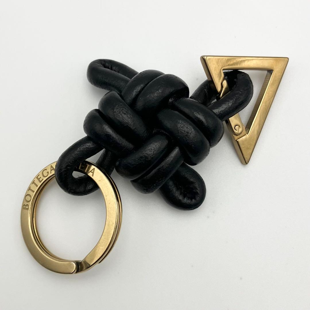 ボッテガ キーリング キーホルダー トライアングル リング ゴールド金具 黒 国内発】BOTTEGA VENETAトライアングルキーリングギフト包装可