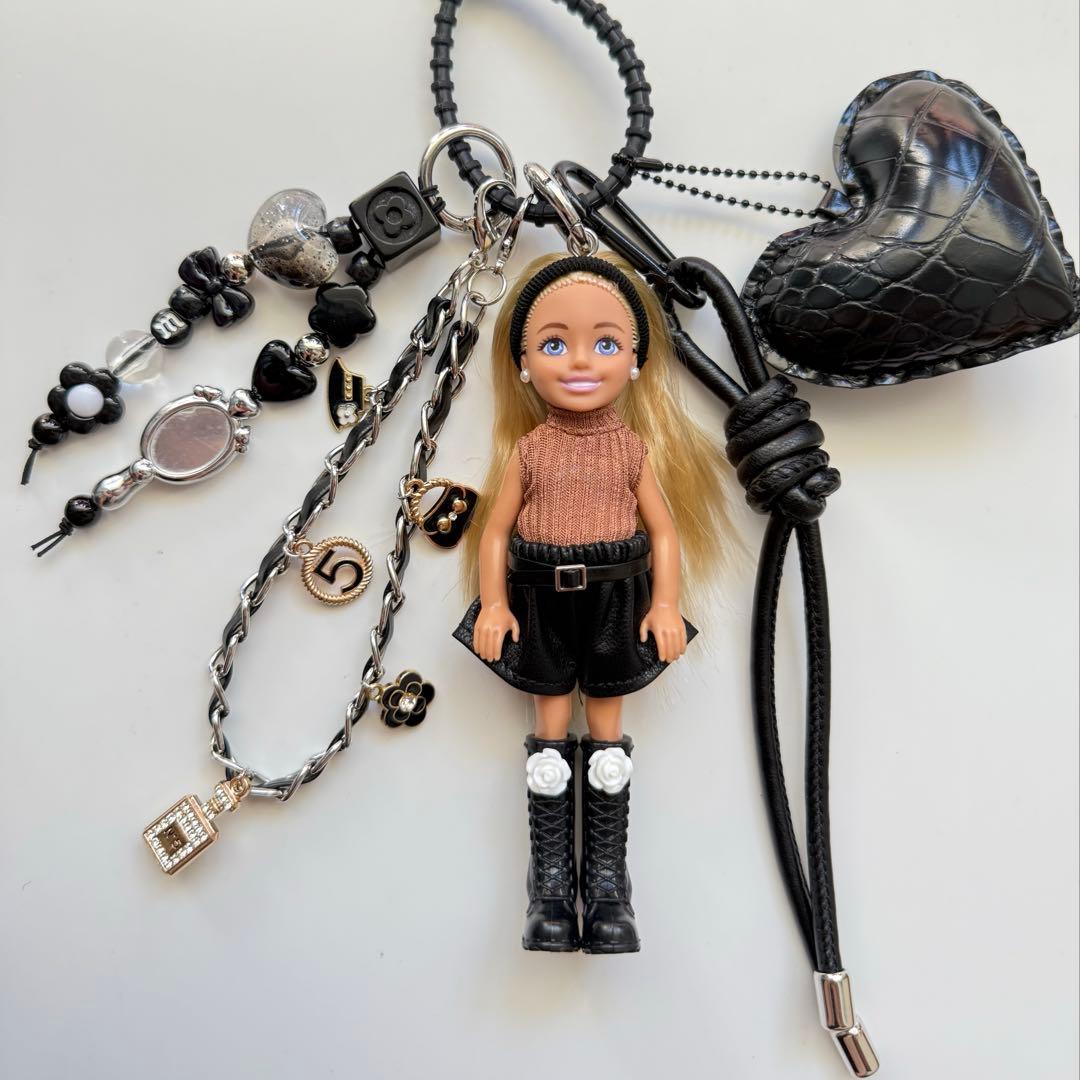ドールチャーム　バービーチャーム　バービーキーホルダー　barbie キーリング Barbieのフリマアイテム一覧