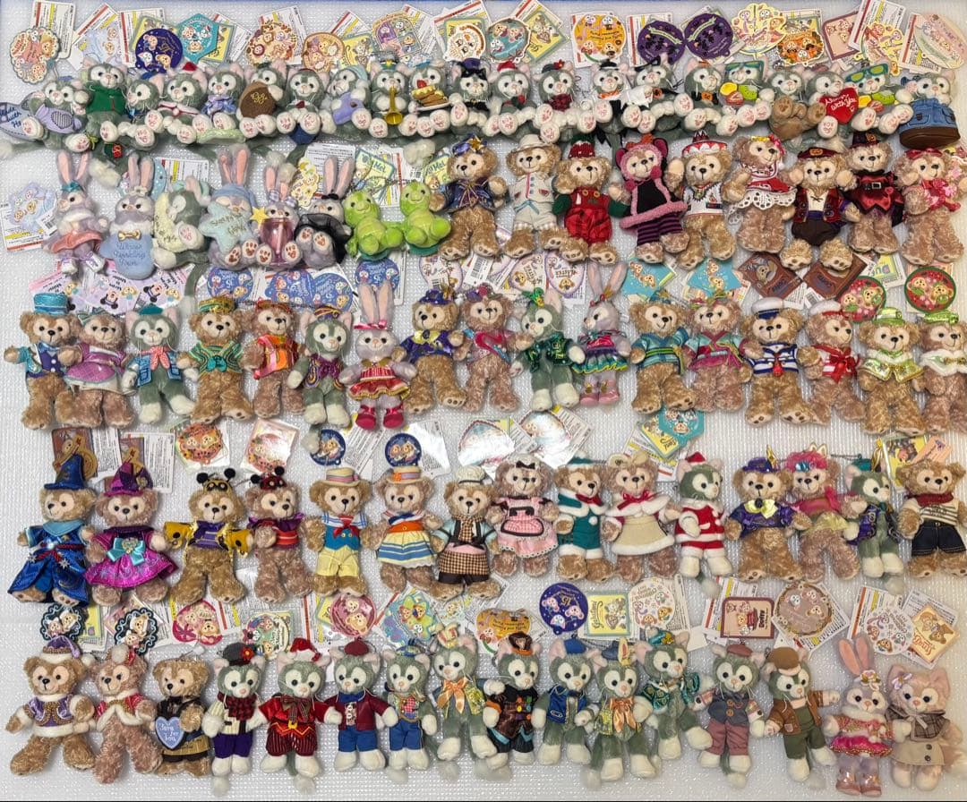 最終値下(ラスト)極美品ダッフィーぬいぐるみバッヂぬいばストラップ86点セット 全種類】ダッフィー＆フレンズのストラップ＆ぬいば！ダッフィー