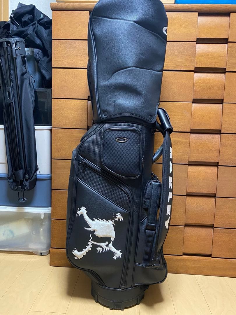 OAKLEY SKULL キャディバッグ アイアンカバーセット 楽天市場】オークリー OAKLEY キャディバッグ 9.5型 Skull Golf Bag