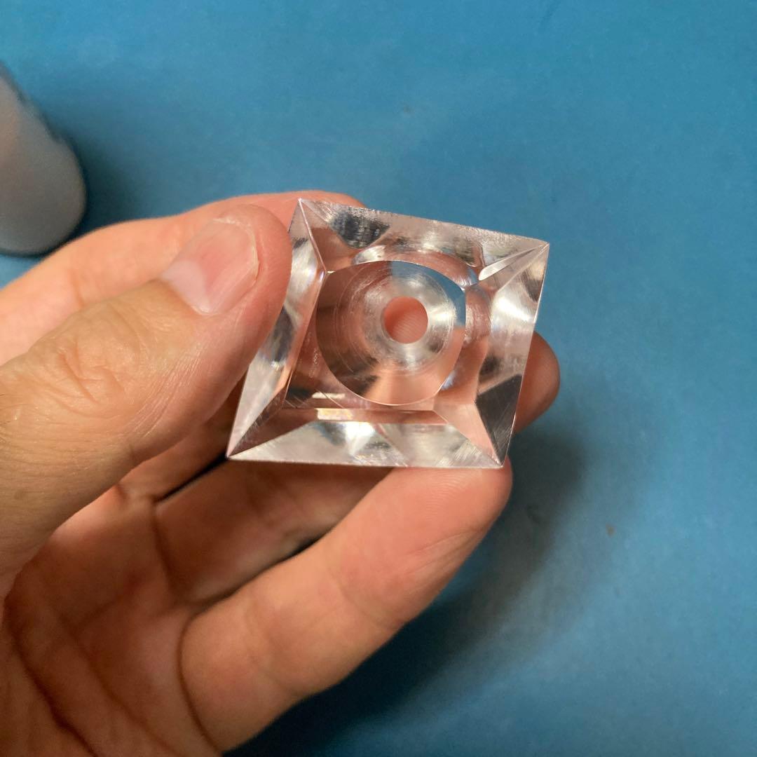 沖縄三線用「ピック（ダイヤ型・ホール付き）」 - メルカリ