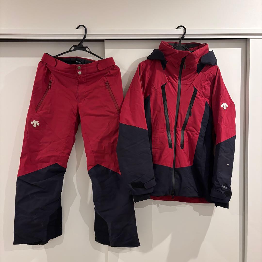 【美品】DESCENTE スキーウェア上下セット 22/23モデル Mサイズ DESCENTE（デサント） 22-23 【スキーウェア/早期ご予約】 S.I.O