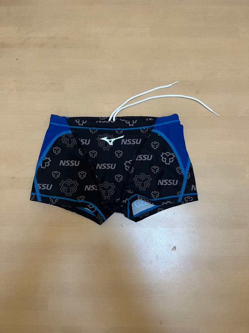 日本体育大学　男子用競泳水着　黒/青 ミズノ競泳用水着「GX・SONIC 6」の2024年新デザイン発売｜ミズノ株式会社