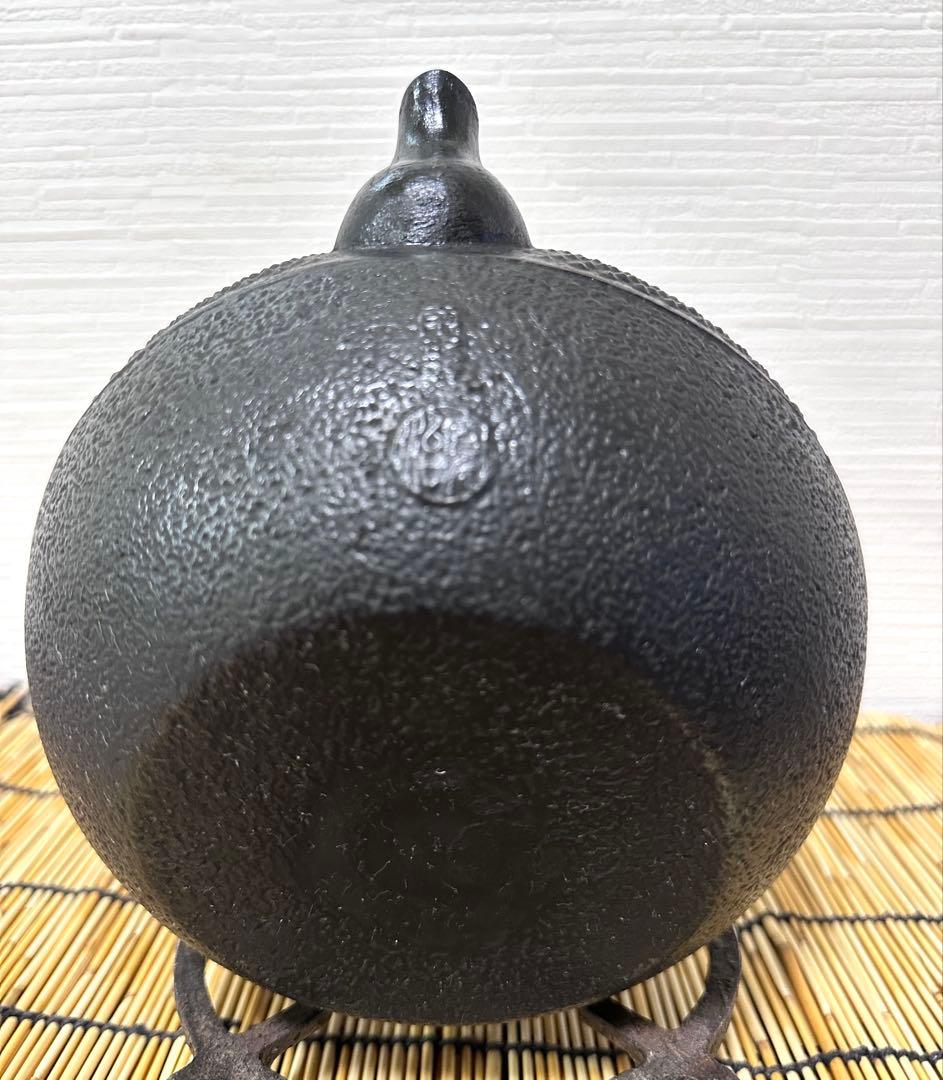 未使用品 南部伝統工芸士 及川寛治作 18型姥口 アラレ 南部鉄瓶 南部