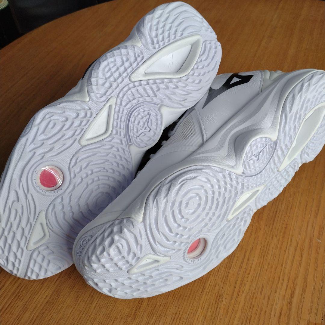 Mizuno ウェーブモーメンタム3 MID 26.5cm ホワイト