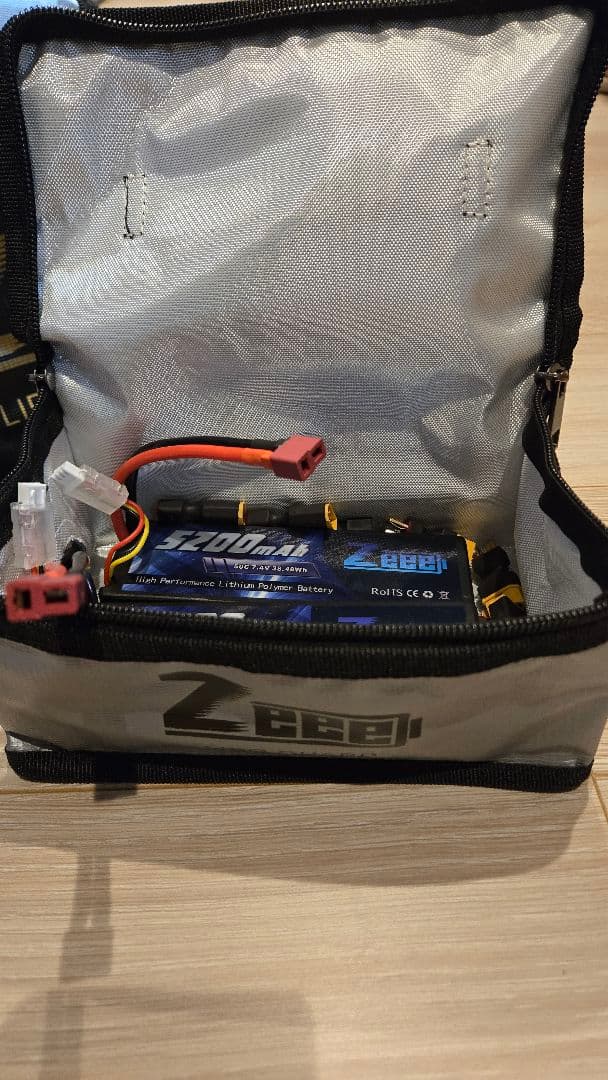 Zeee 5200mAh リチウムポリマーバッテリー　7.4v 未使用品